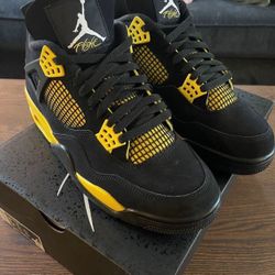 Jordan 4 Retro Thunder