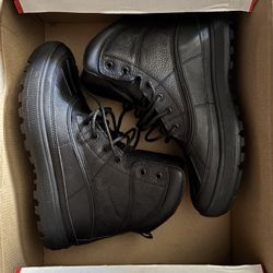 Nike Boots Size 8.5