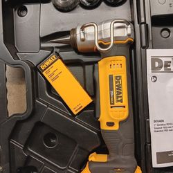 DeWalt 20V Max 1" Cordless PEX Expander with Battery 2.0Ah 