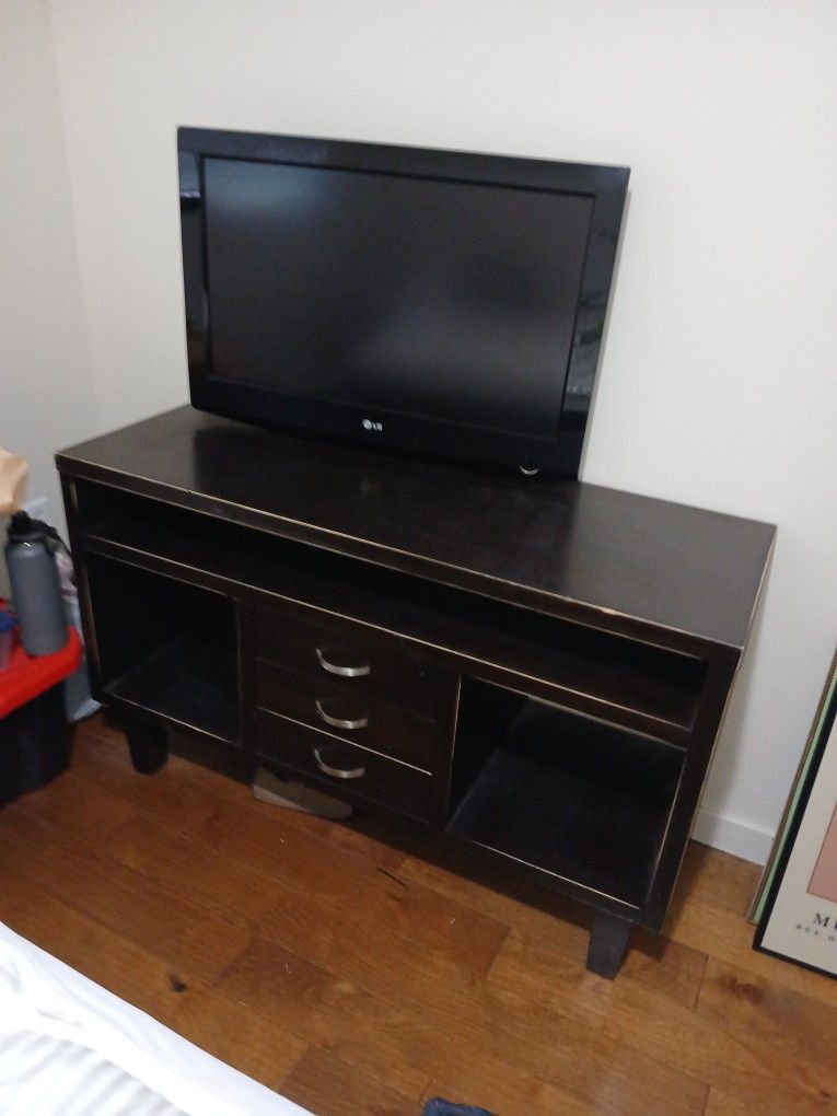 Free TV Stand