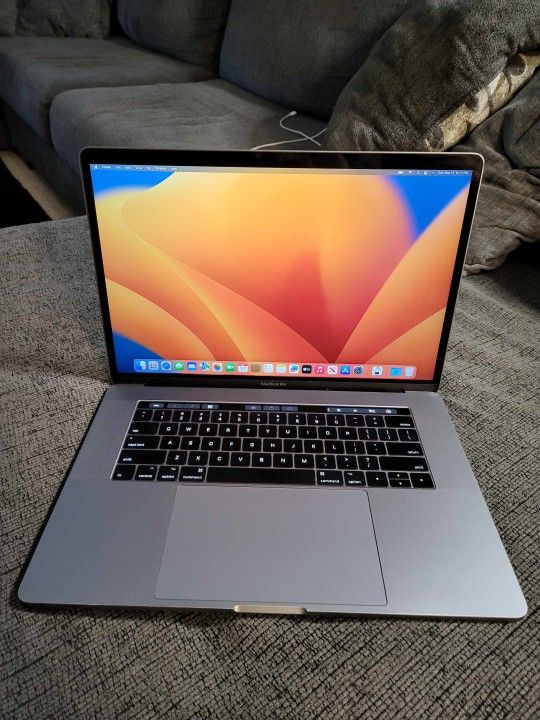 MacBook Pro 15" I7 512gb 