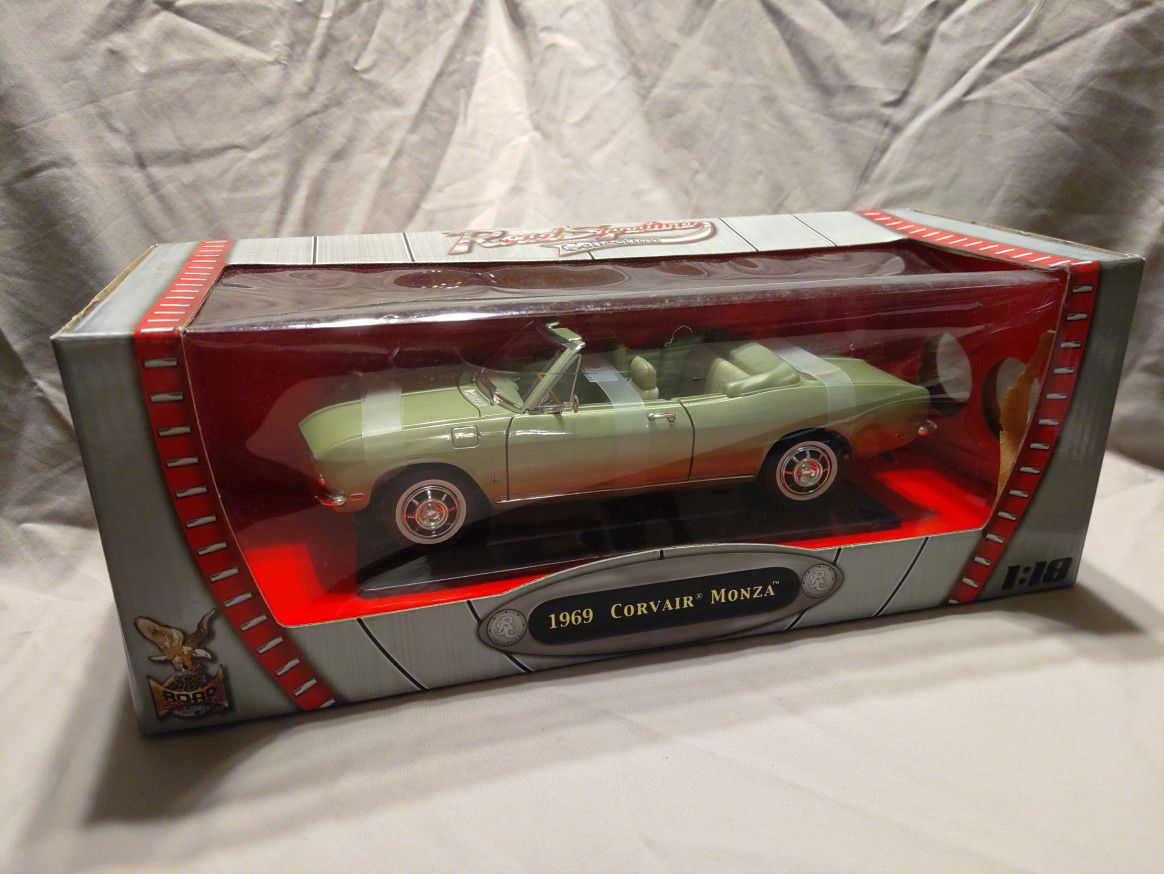 1/18 Road Signature 1969 Chevy Corvair Monza