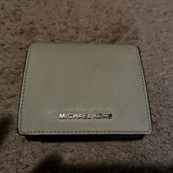 AUTHENTIC MICHAEL KORS WALLET