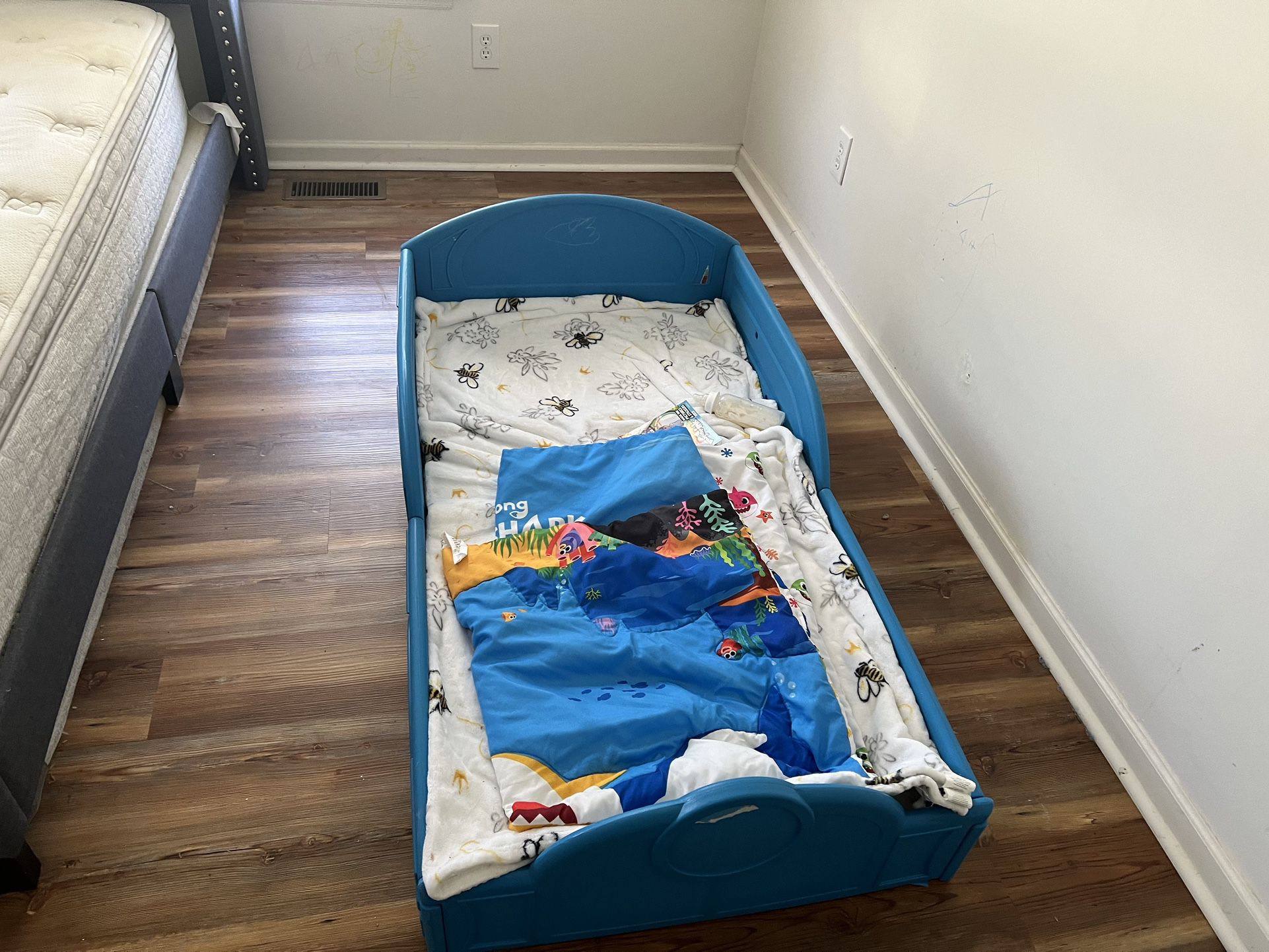 Baby Bed With Matress And Toys 