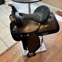 15 Inch Abetta Saddle