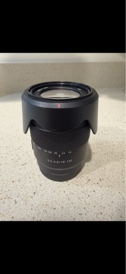 Sony 18-135mm f/3.5-5.6 OSS Zoom Lens