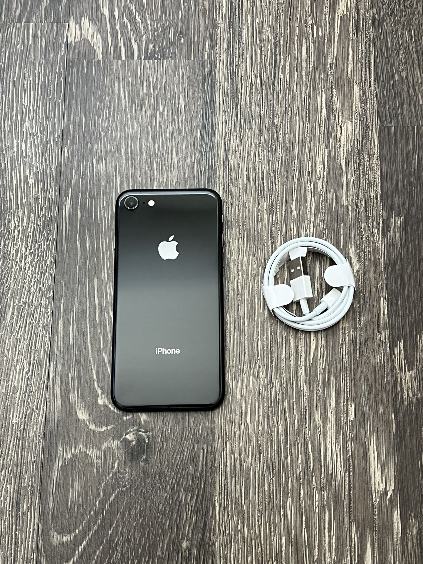 iPhone 8 UNLOCKED FOR ANY CARRIER!