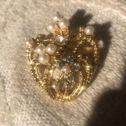 Royal Pin Goldtone Pearl & Rhinestone  $9.99