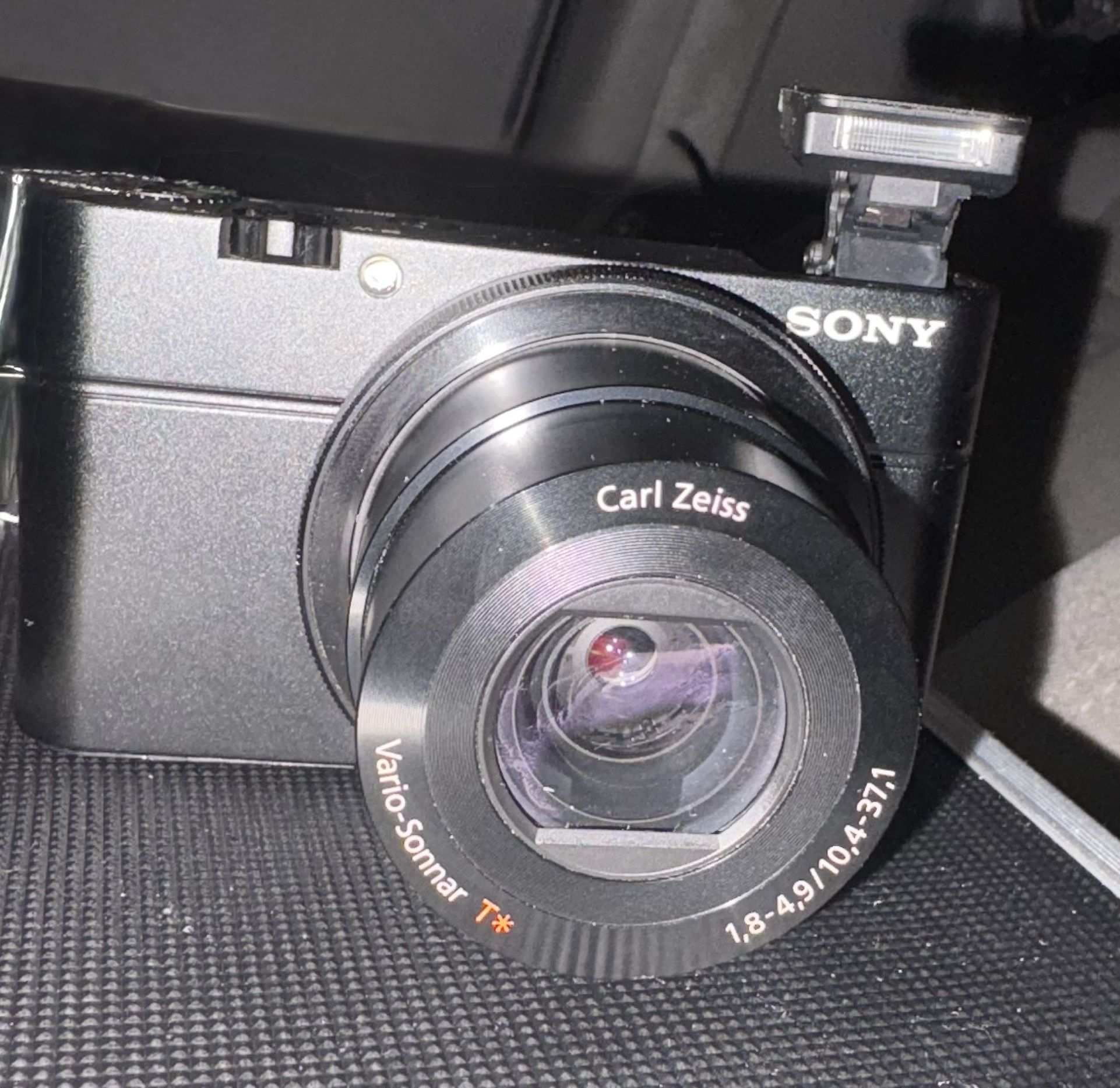 Sony Cyber-shot RX100 Carl Zeiss Edition – Excellent Condition + Extra Battery! 