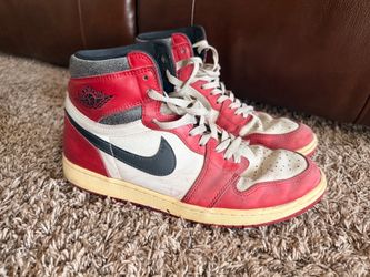 Jordan 1 Retro High OG Chicago Lost and Found - Size 12