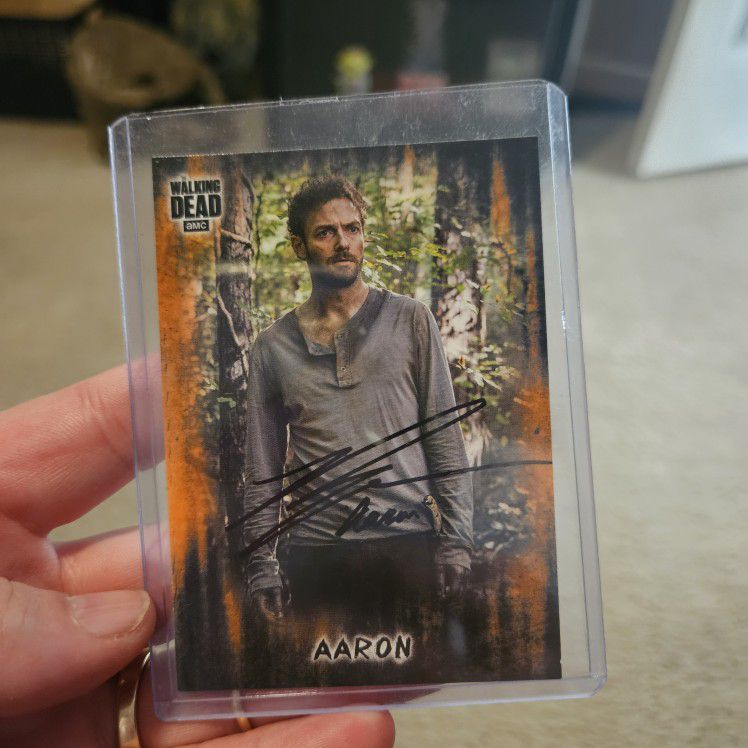 The walking dead, Aaron, Ross Marquand, Autographed Topps Trading Card