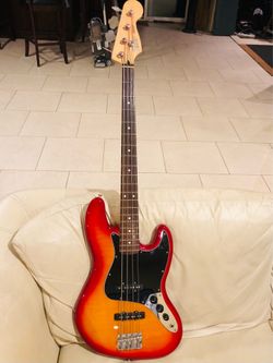 Fender Special Edition, DiMarzio pickups, Custom Electronics, Jazz Bass