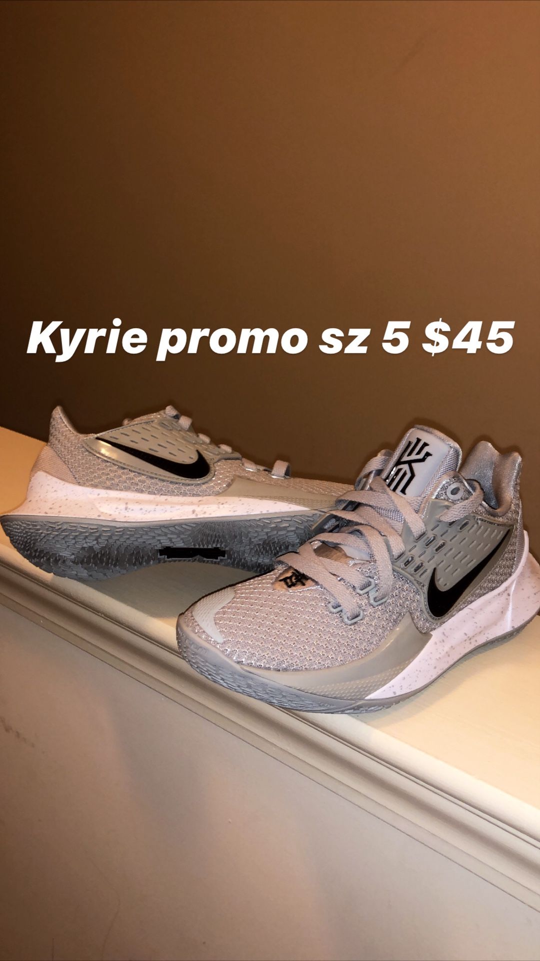 Brand new Nike kyrie irving Promo size 5 $40