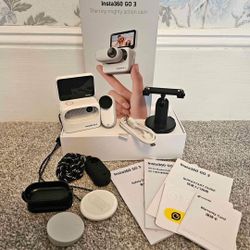 Insta360 go3 64gb white tiny
waterproof action camera boxed with
accessories