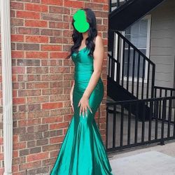  Elegant And Classy Ladivine Prom Dress 