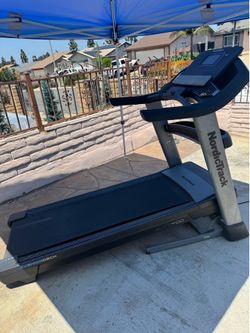 🔥 NordicTrack Commercial Elite 900 Treadmill for Sale 🔥