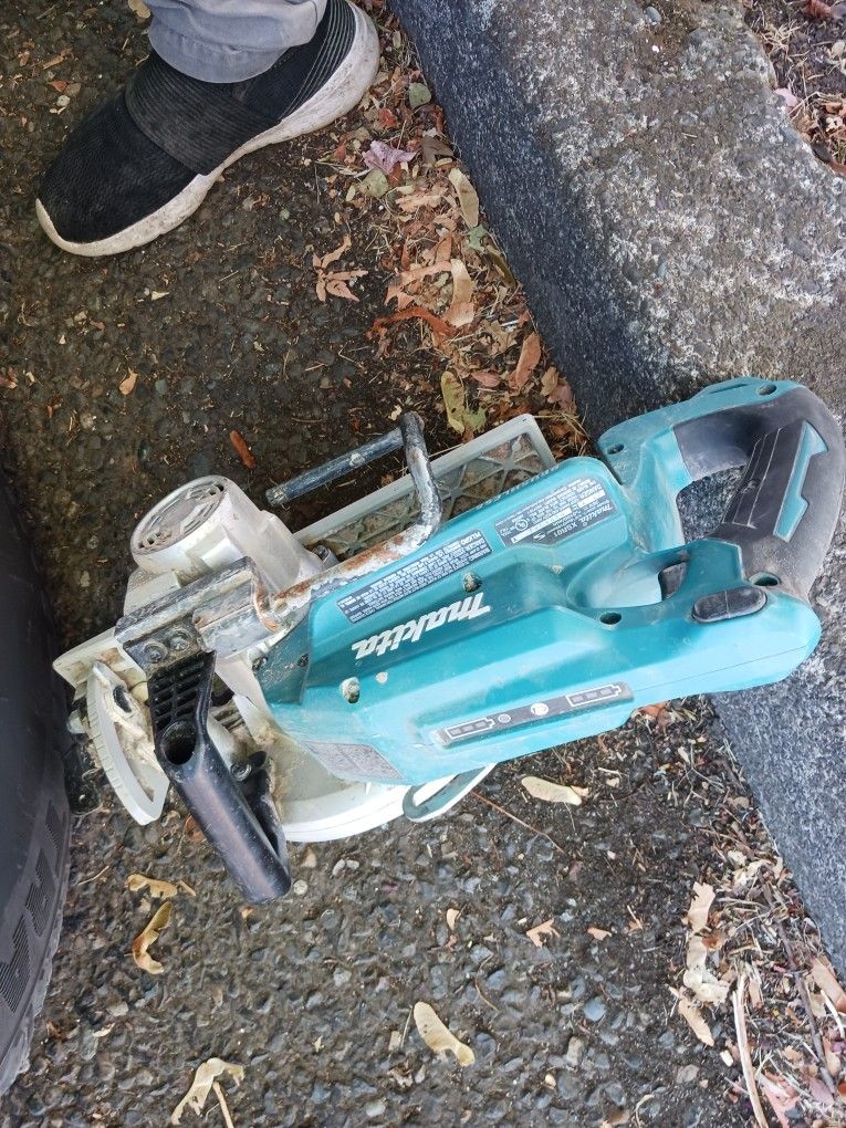 Makita Skil Saw