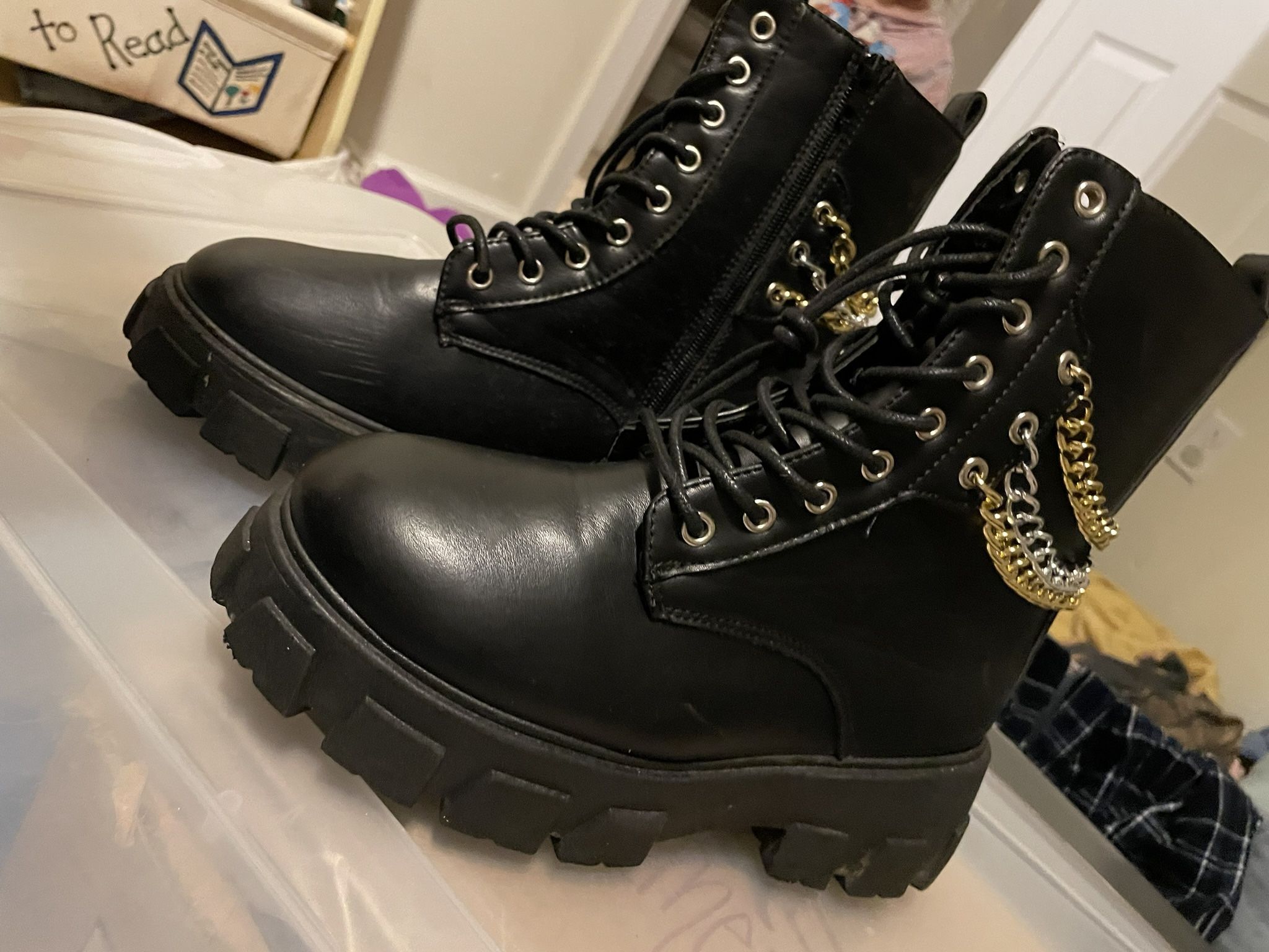 Womens 9 Combat Boots 