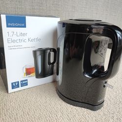 Insignia Electric Kettle - 1.7 L, Black, Fast Boiling, Excellent Condition