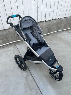 Thule Urban Glide 2 — Single Jogging Stroller (Dark Shadow/silver frame)