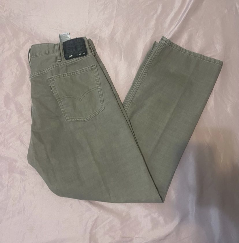 Levi’s 514 Men’s straight leg jeans soft wash Tan khaki Size 38X32