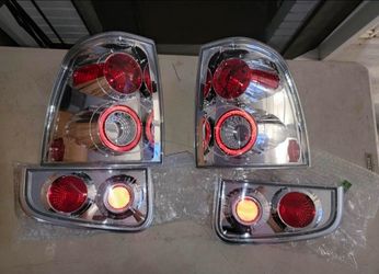 03-06 Lincoln Navigator Taillights Tail Lights Luces Traseras