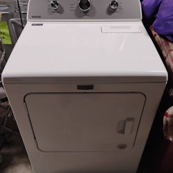 Like New Maytag dryer, delivery available!!!