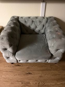 Tufted couch set