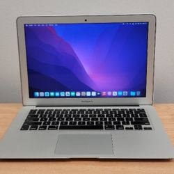 Macbook Air MacOS Monterey i5 8GB Memory 13" 256SSD