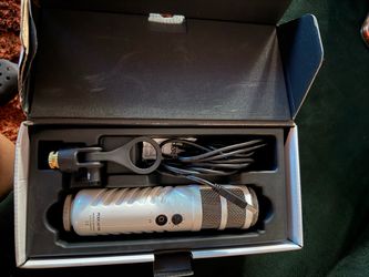 Podcaster Rode microphone