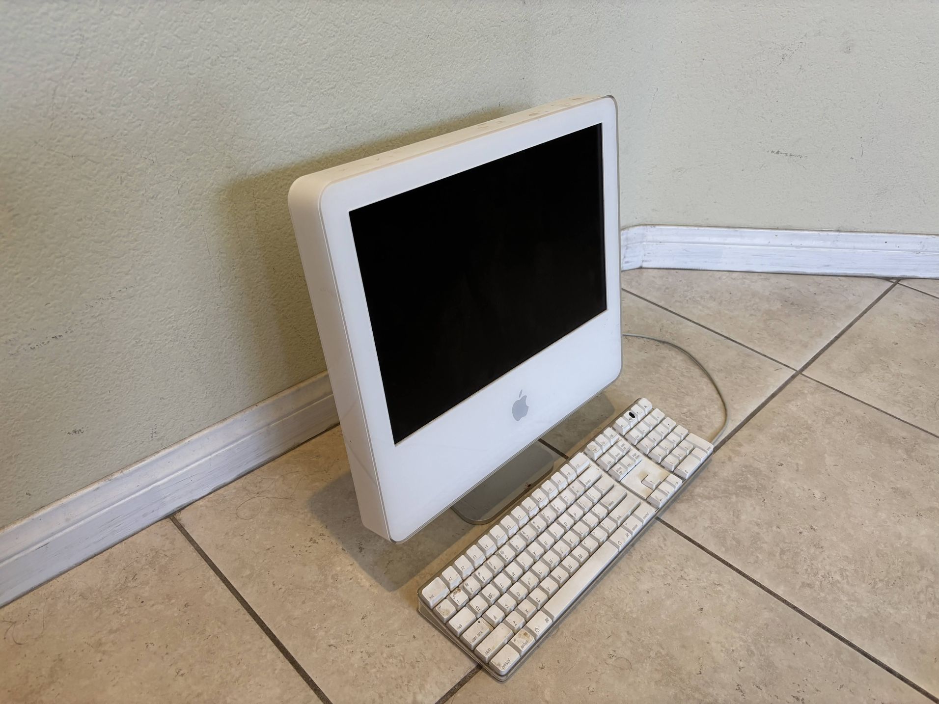 Old iMac Computer For Parts or Repair Missing Hard Drive