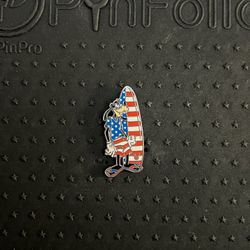 2025 DISNEYLAND HIDDEN DISNEY MYSTERY POUCH PIN GOOFY SEASONS INDEPENDENCE 4TH
