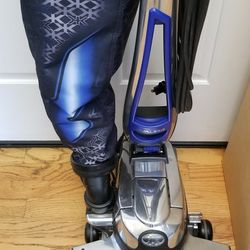 NEW cond KIRBY  AVALIR2  VACUUM  WITH COMPLETE ATTACHMENTS  , SHAMPOO SYSTEM  , ZIP BRUSH  , AMAZING POWER SUCTION  , WORKS EXCELLENT IN THE BOX 