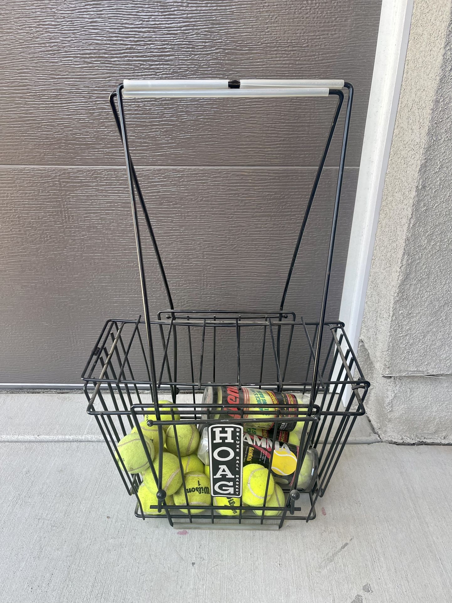 HOAG TENNIS BALL BASKET W/Balls