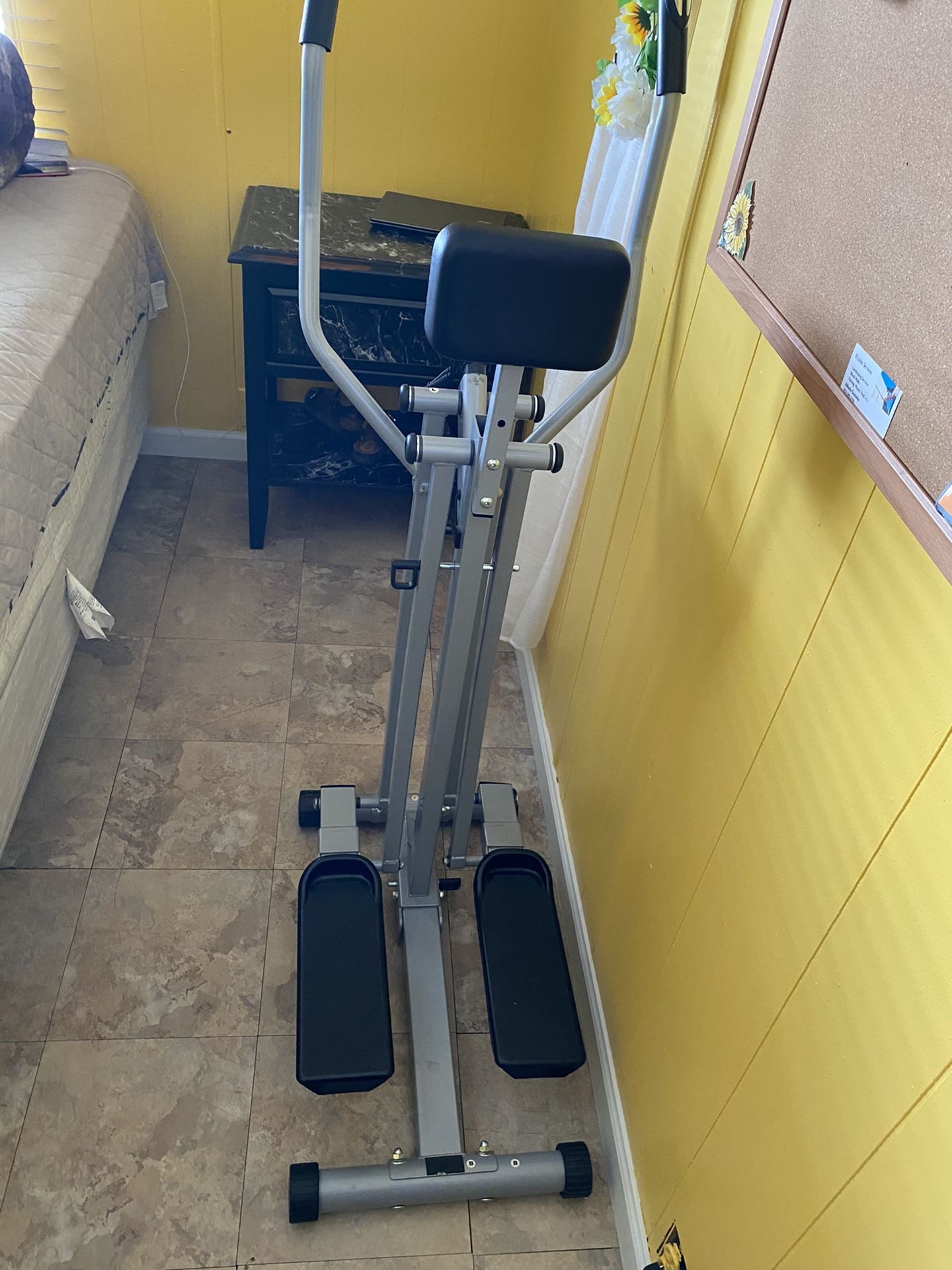 Exercise Equipment (Pending Pickup)