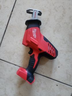 Milwaukee
M18 18V Lithium-Ion Cordless HACKZALL Reciprocating Saw (Tool-Only)