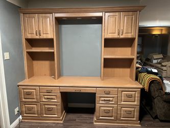 Built In Desk