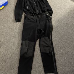 Mountain hardware, Gore-Tex, wind stopping pants (full leg zip) and fleece jacket size medium