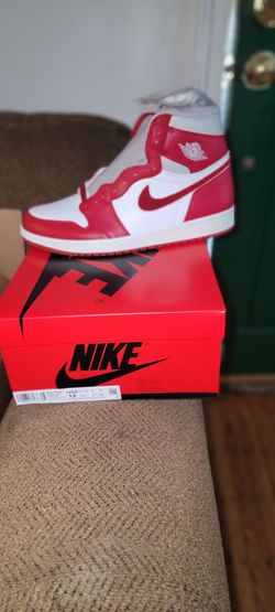 Air Jordan 1 Varsity Red  Men's 10.5