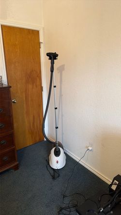 Upright Garment Steamer with Pole