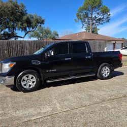 2017 Nissan Titan Titulo Limpio Todo Le Funciona Muy Bien 
