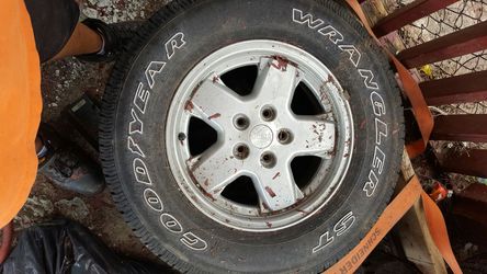 225 75 r16 jeep
