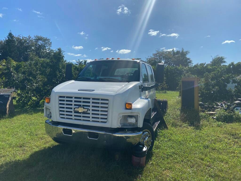 Chevrolet Chevy GMC 6500 CREW CAB