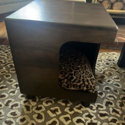 Peekaboo Cube Pet Bed 