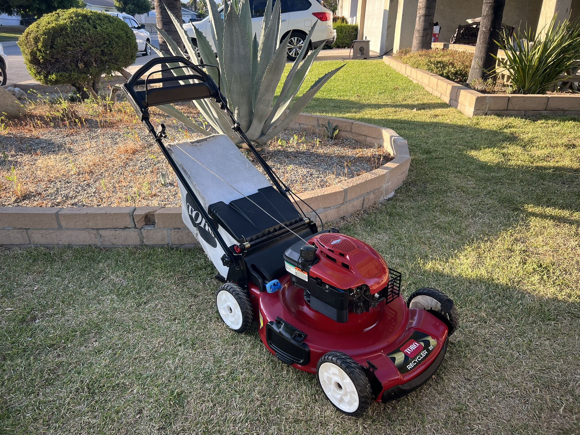 Toro Self Propelled Lawn Mower 22” 150 cc Motor with Personal pace feature In good Good Working Order