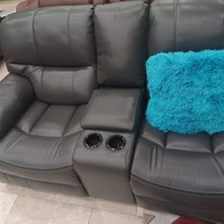 *Weekend Special*---Madrid Cozy Gray Leather Reclining Sofa/Loveseat Sets---Delivery And Easy Financing Available💪