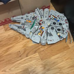 Lego Millennium Falcon 