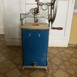 Antique Dazey butter Churn 