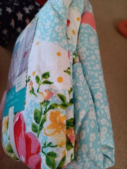 Pioneer woman New cloth curtain