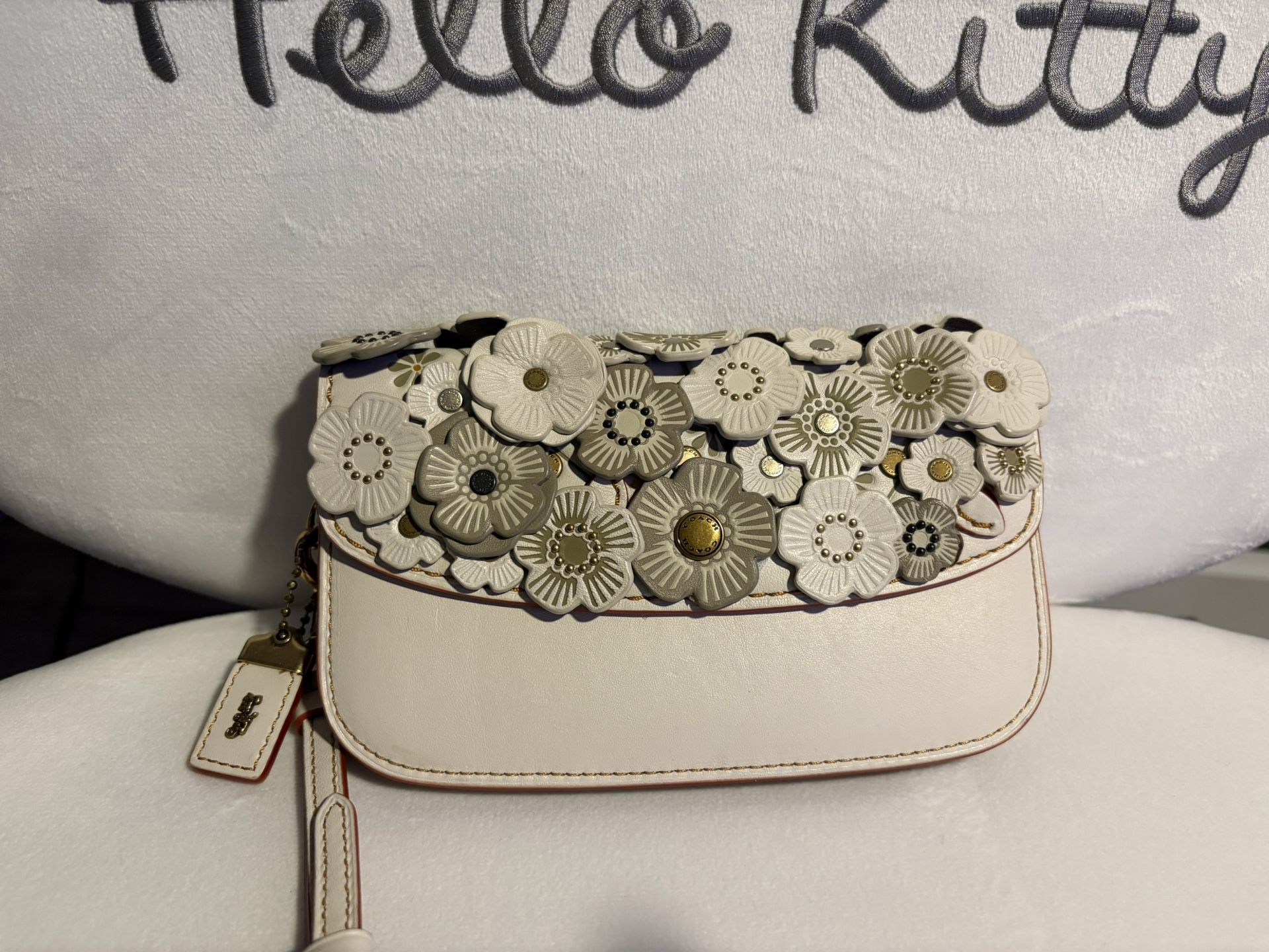 COACH 1941 Small Tea Rose Appliqué Clutch